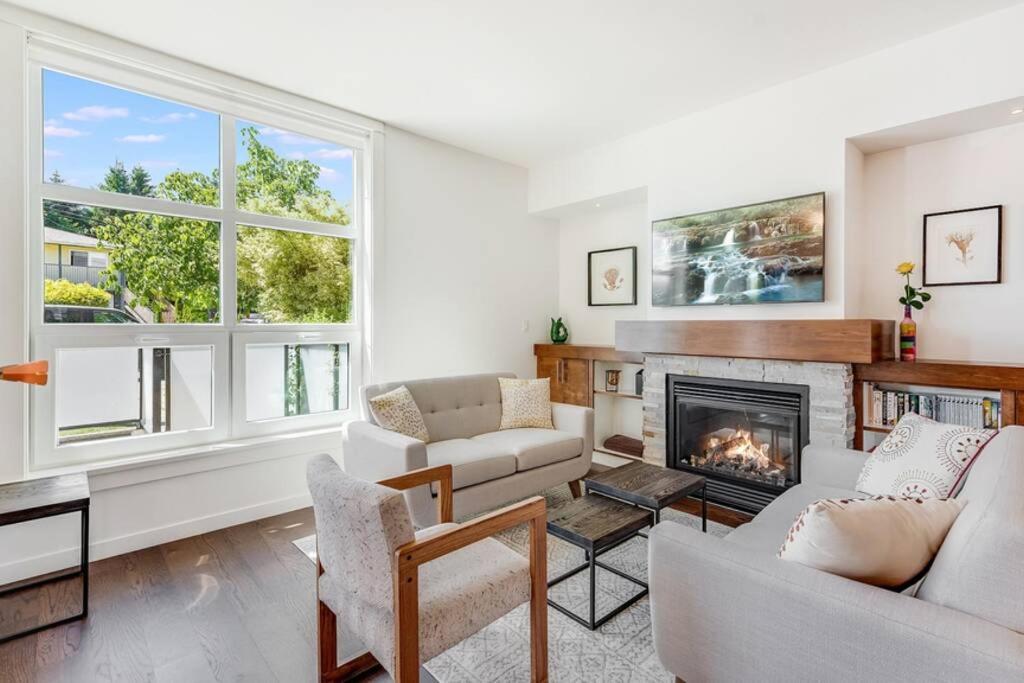 Cedar Hill Sunlit Stay - Bright Spacious & Modern Victoria Exterior photo